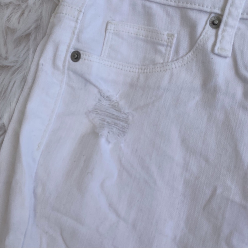 Universal Thread White Distressed High Waisted Je… - image 2